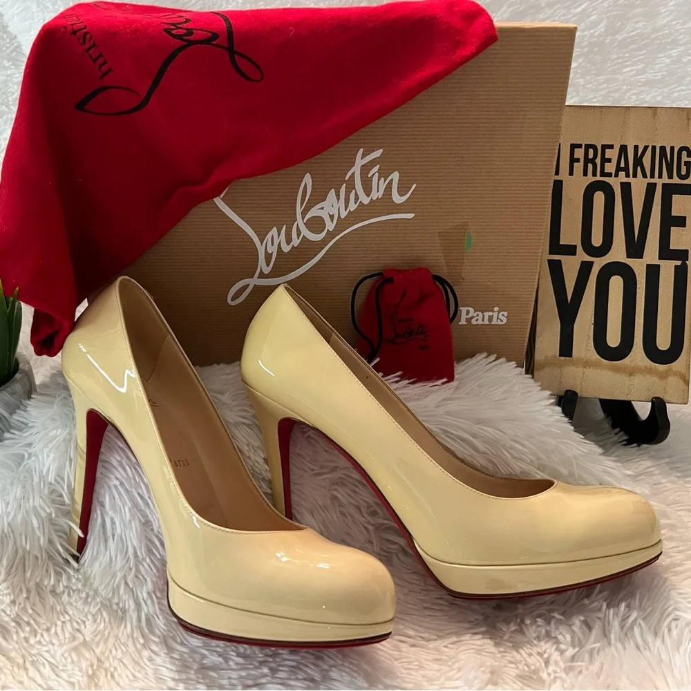๐HP๐ Christian Louboutin New Simple Patent Leather Pumps - Picture 1 of 11